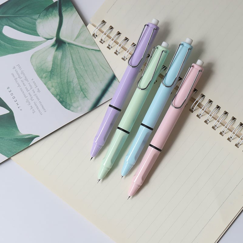 Traditional Retractable Fountain Pen™