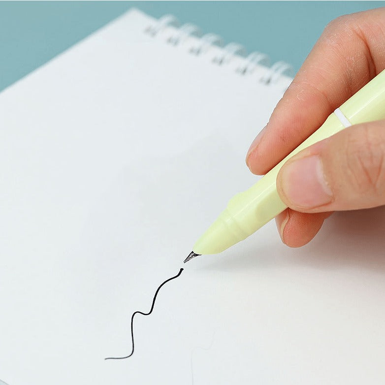 Traditional Retractable Fountain Pen™